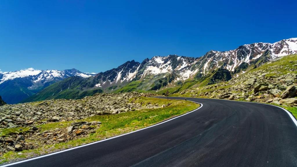 1. Dolomiten: Nervenkitzel zwischen den Gipfeln