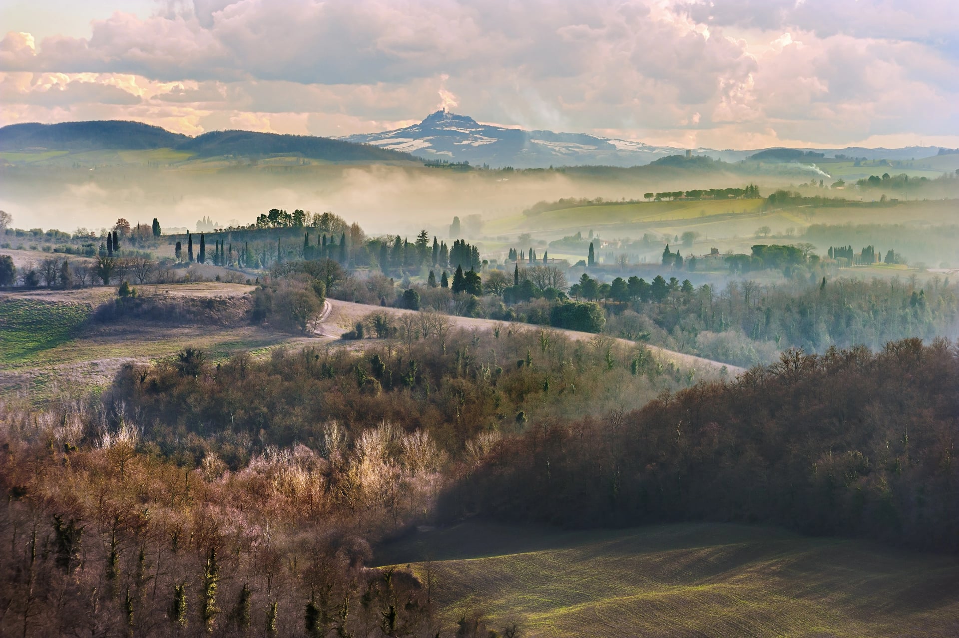 Mountain forests in view of the Tuscan landscape.